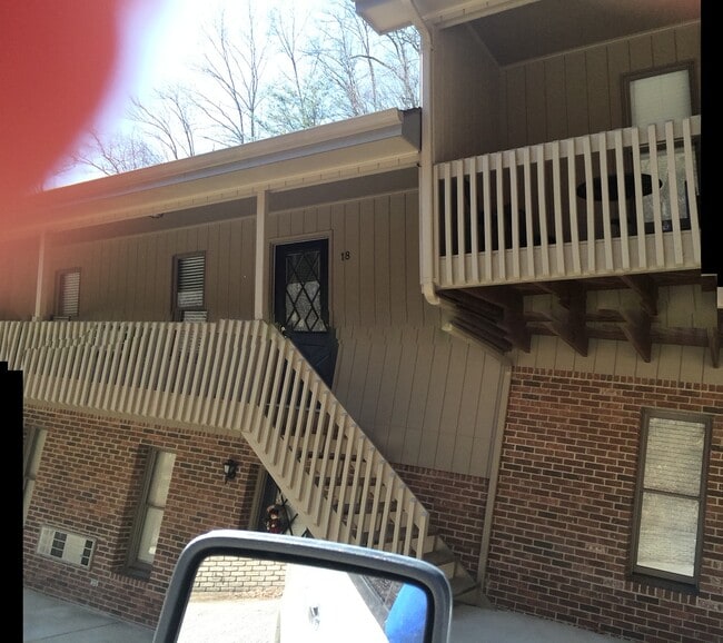 Building Photo - 131 Lancelot Ct