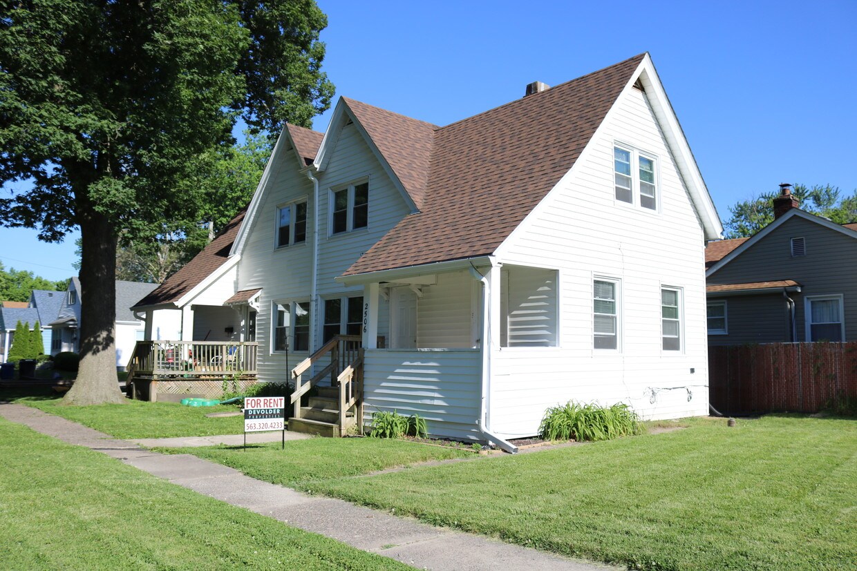 Primary Photo - 2506 18th Avenue A