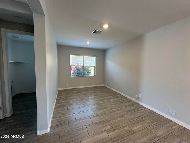 Building Photo - 14634 W Charter Oak Rd
