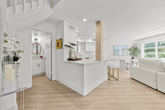 Building Photo - 288 Seabreeze Cir