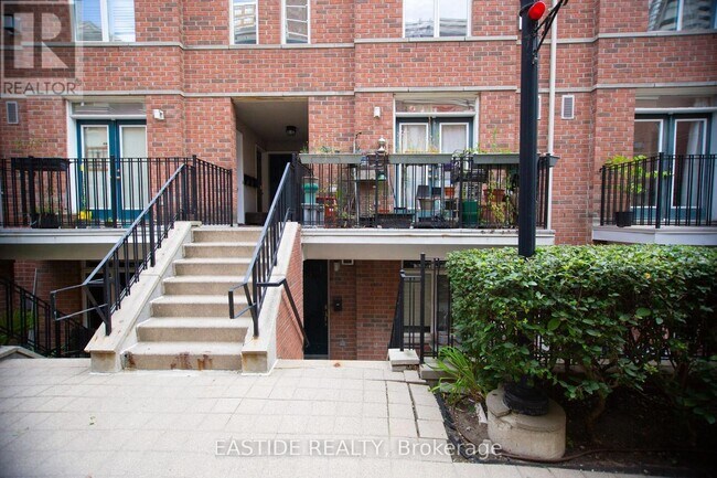 Building Photo - 415-415 Jarvis St
