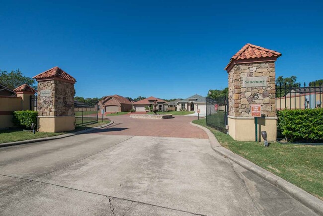 Building Photo - 6460 Bell Pointe