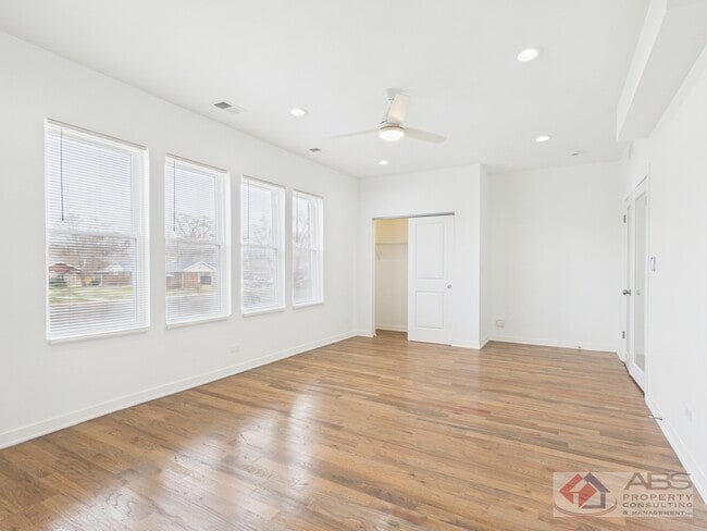 Foto del edificio - 398 W Lincoln Hwy