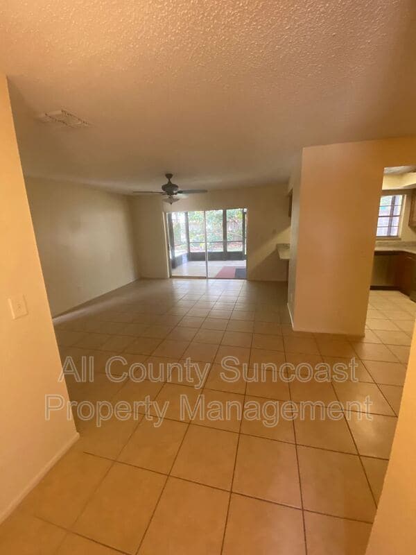 Foto del edificio - 2636 Orangewood Ct
