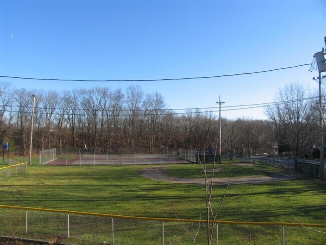 Foto del edificio - 35 Ivan St