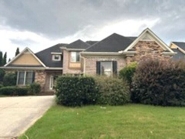 Foto del edificio - Four Bedroom Brick House for Rent Just off Woodruff Rd!