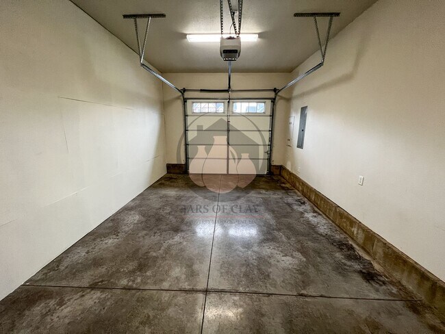 Foto del edificio - All-Inclusive Stayton Living! Rent Includes All Utilities, Internet, and a Private Garage!