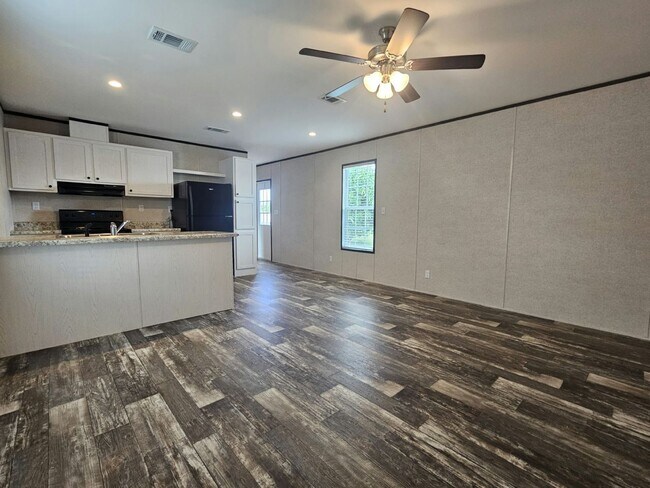 Foto del edificio - 1011 Myakka Dr