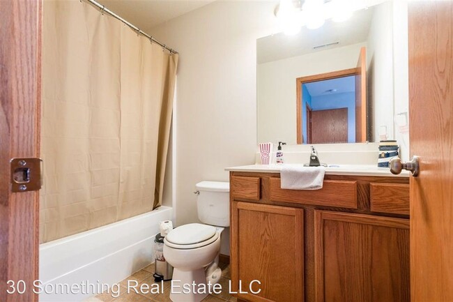 Building Photo - 2 br, 2.5 bath House - 3417 Destin Drive