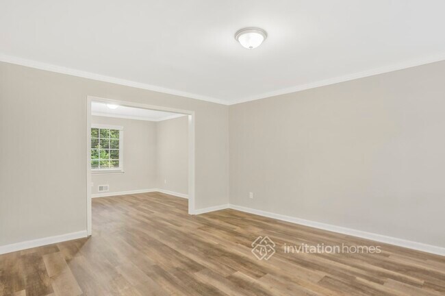 Building Photo - 3868 Shady Dr NW