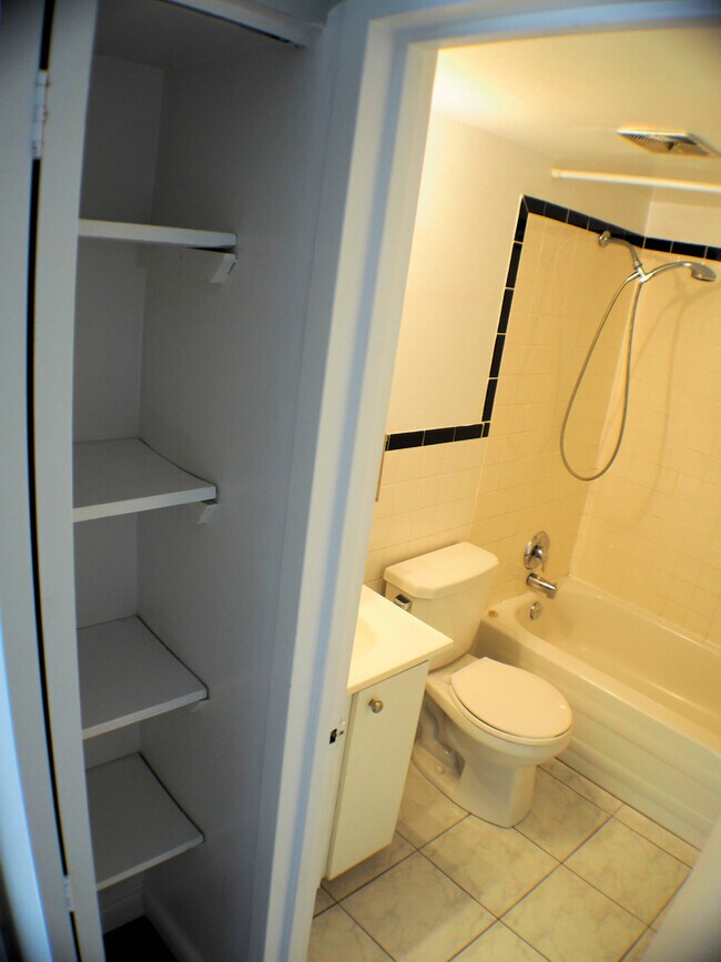 Photo du bâtiment - 147 Catharine St S