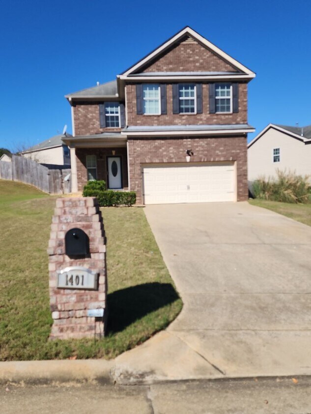 Foto principal - BEAUTIFUL 5 BEDROOM 3 BATHROOM HOUSE FOR RENT