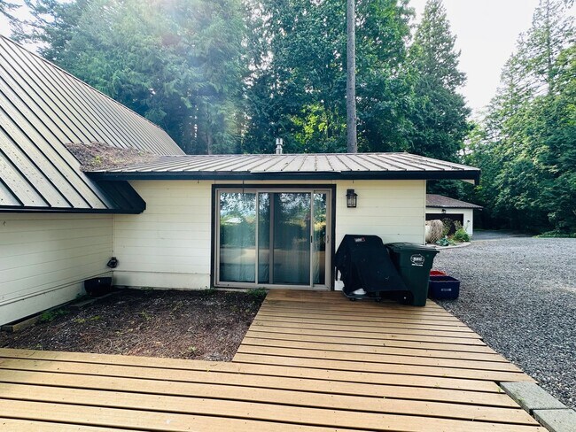 Foto del edificio - 2 Bedroom+1 Bath on 5 Acres - Ferndale