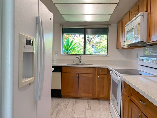 Foto del edificio - Recently Refreshed Pearl City Townhouse wi...