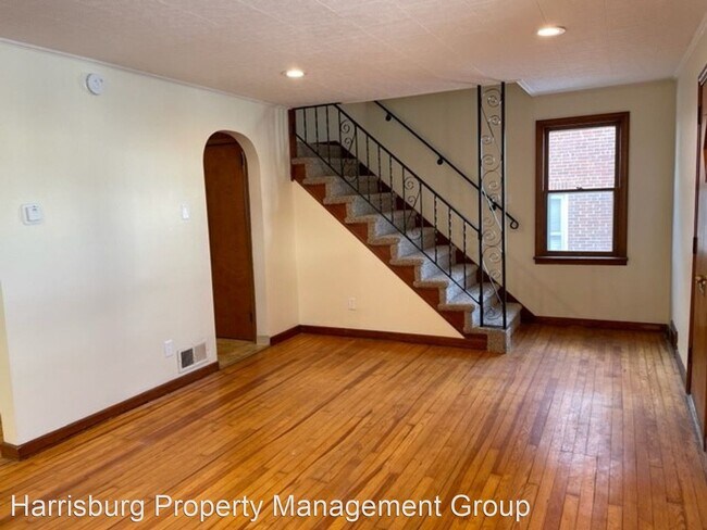Building Photo - 3 br, 1 bath House - 24 S 8th St