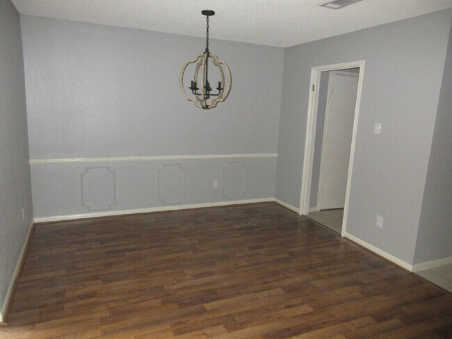 Foto del edificio - 14551 Misty Meadow Ln