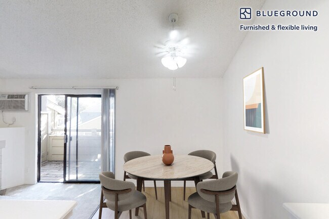 Foto del edificio - 1895 N Capitol Ave