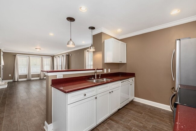 Building Photo - PRE-LEASE July 2023!!! 2/2.5 in The Woodla...