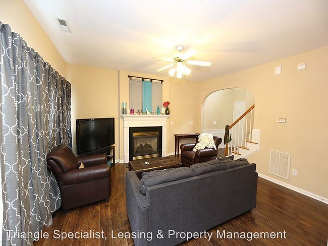 Foto del edificio - 4921 Delta Lake Dr