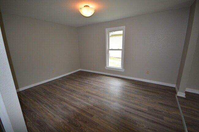 Building Photo - 2037 N Jefferson Ave