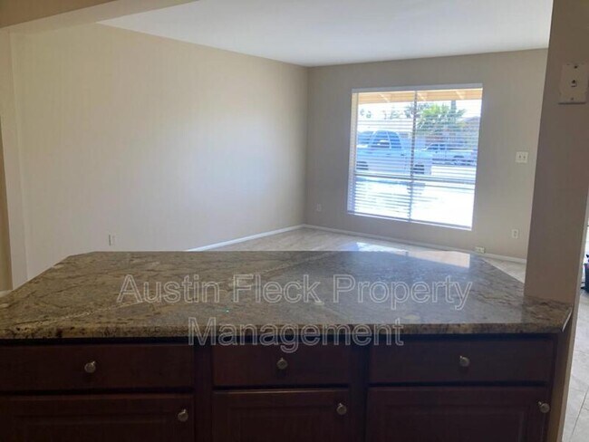 Building Photo - 7359 N 39th Ave