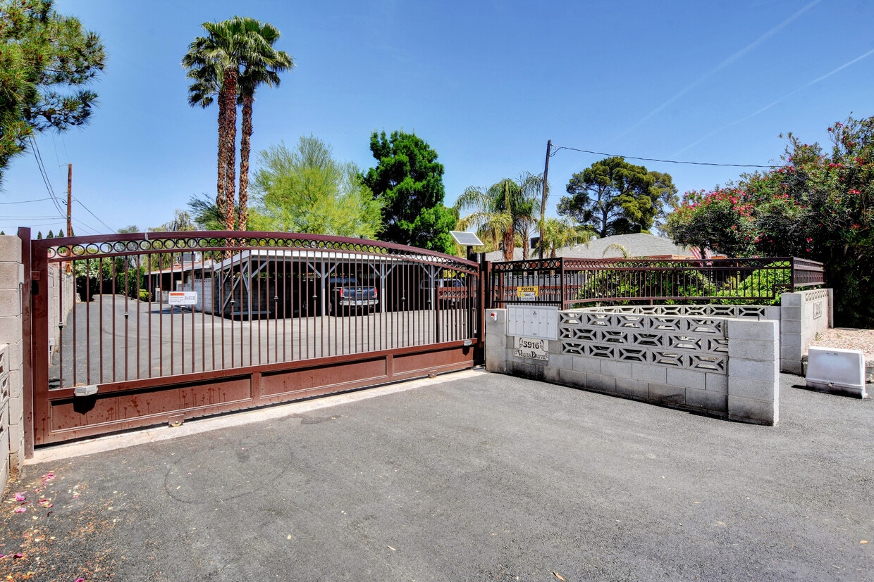 Primary Photo - 3916 Vegas Dr