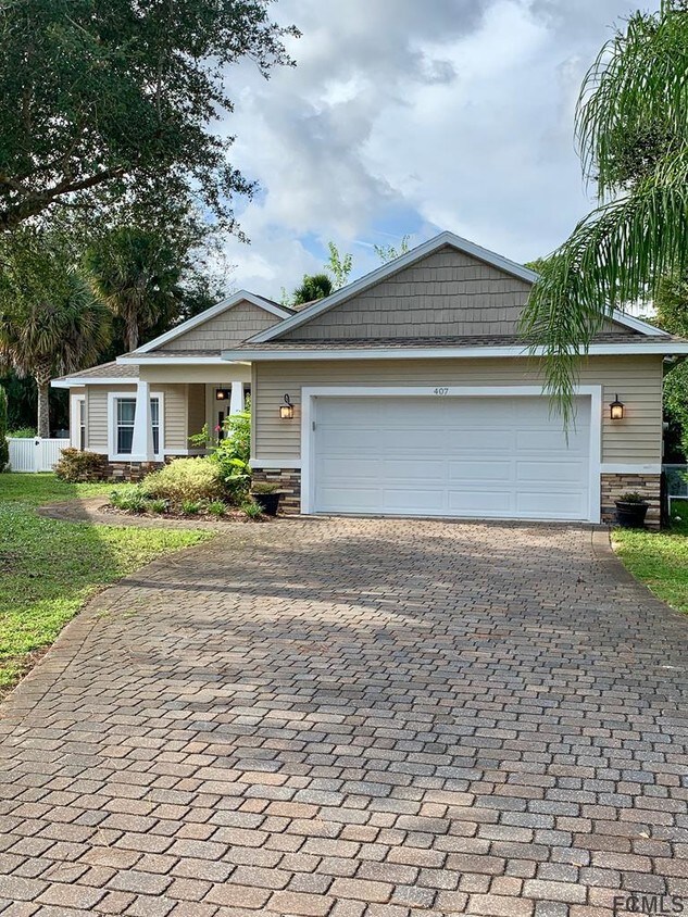 Foto principal - 407 Jasper Dr