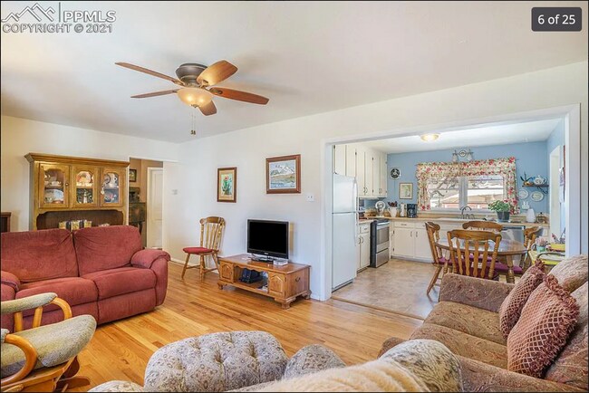 Foto del edificio - 2420 N Logan Ave
