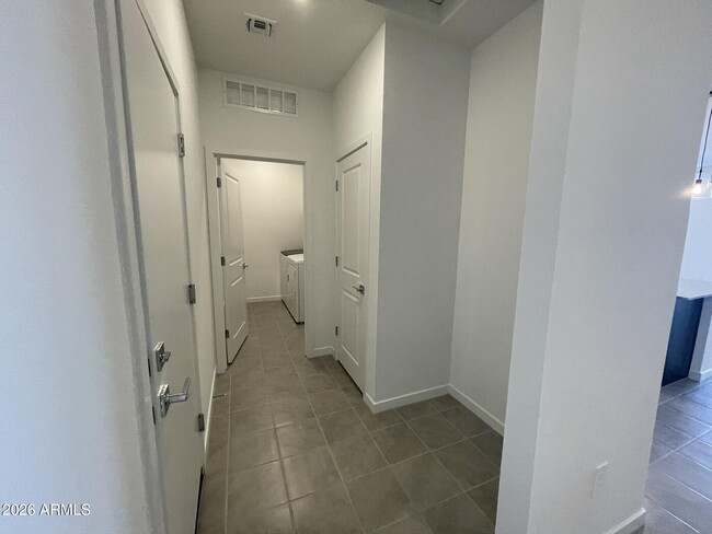 Foto del edificio - 37014 W Prado St