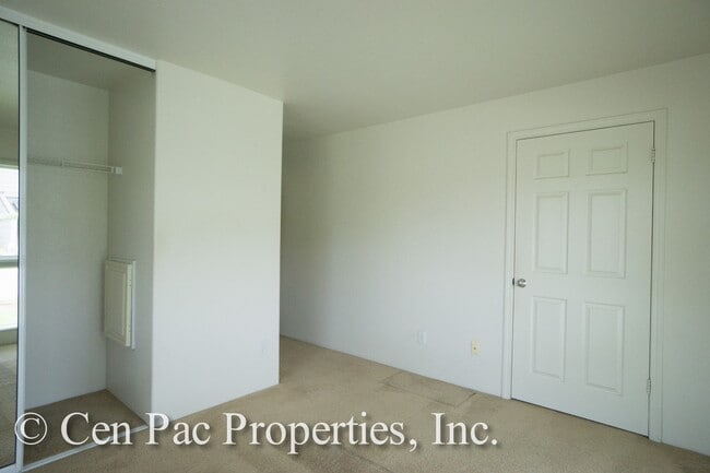 Building Photo - 2 Bed/2 Bath/ 2 Parking Stalls - Close to Waikele Shopping Center and Bus Line
