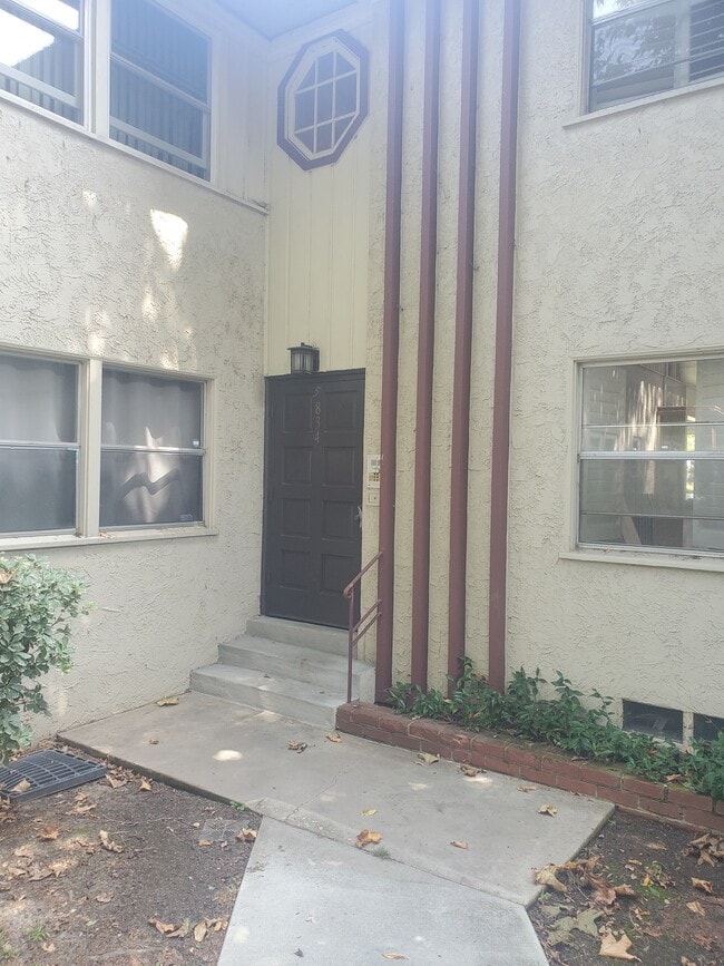 Front of unit - 5834 Bowcroft St