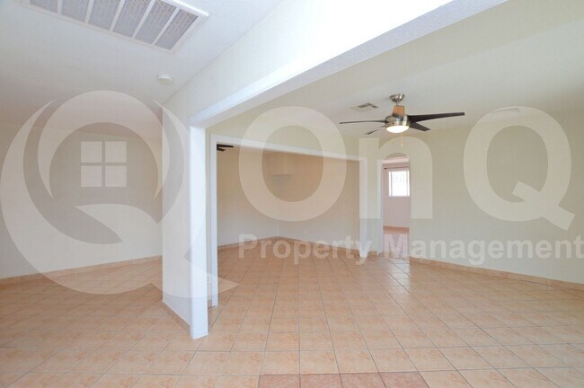Foto del edificio - 3238 W Garfield St