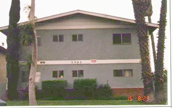 Building Photo - 1301 Burwood St