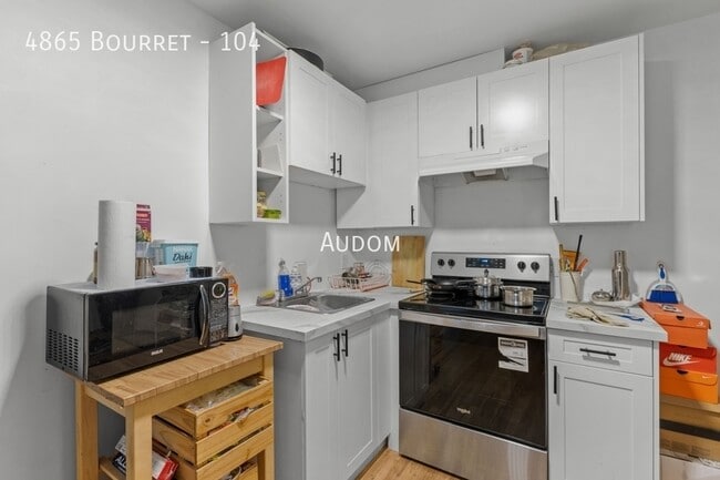 Building Photo - 4865 Av Bourret