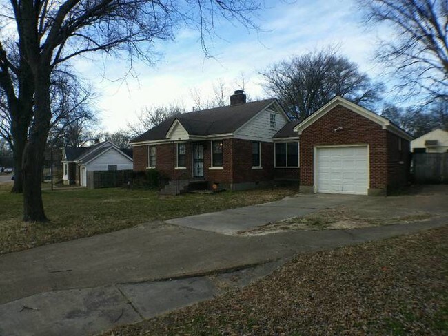 Building Photo - Frayser Home with Large Backyard!