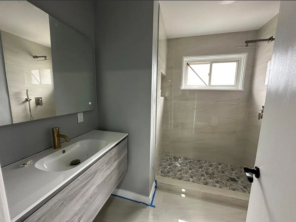 Building Photo - 3 bedroom Rental in Garden Grove