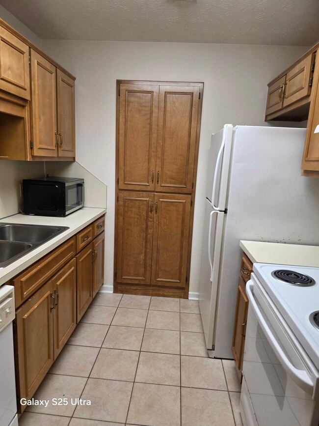 Building Photo - 4312 Old Macon Rd