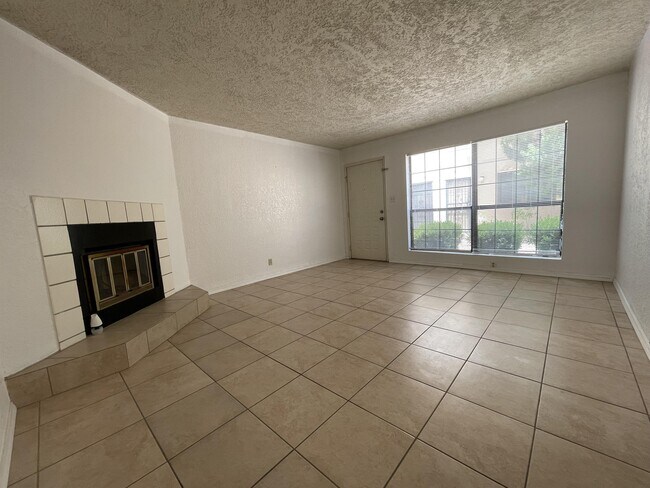 Foto del edificio - 6041 Sequoia Rd NW