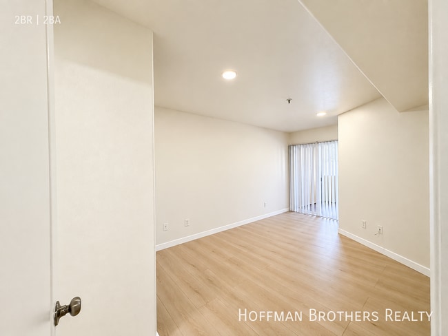 Building Photo - 7323 Winnetka Ave