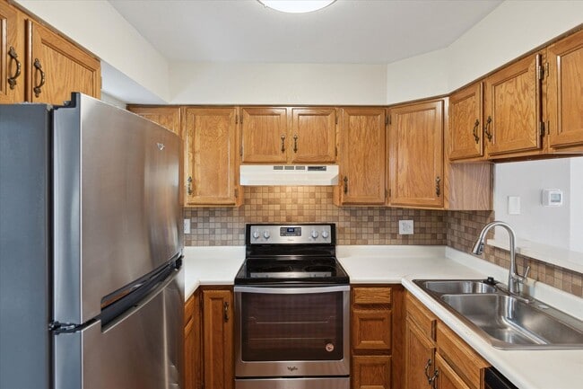 Photo - Charming 2-Bedroom 2 Bathroom Townhome with Finished Basement In Prime Lafayette Location!