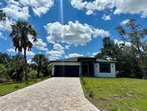 Building Photo - 2079 Barrister St