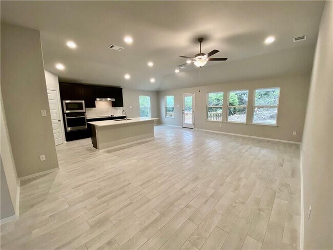Foto del edificio - 20915 Oak Dale Dr