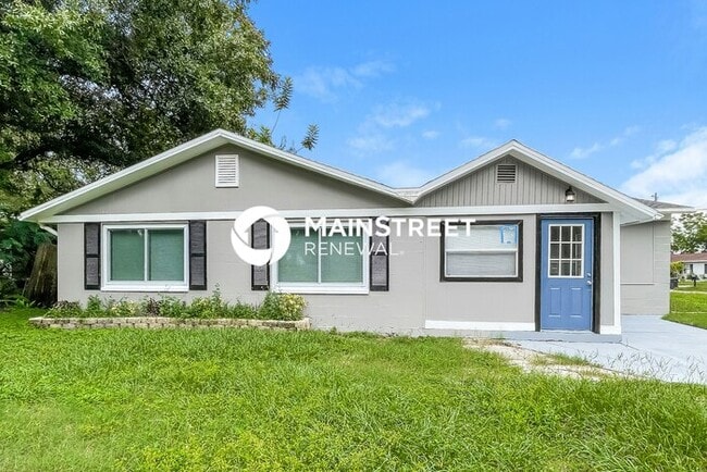 4 Bedroom Pet-Friendly Home in Tampa, FL with Main Street Renewal - 4 Bedroom Pet-Friendly Home in Tampa, FL with Main Street Renewal