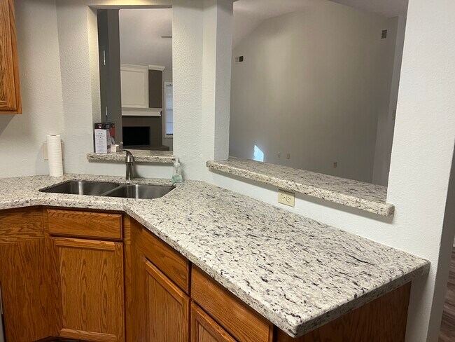 Building Photo - 2916 Ocean Way