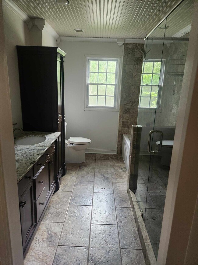 Foto del edificio - 252 Liberty Ln