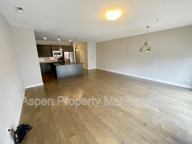 Foto del edificio - 901 E 2nd Ave