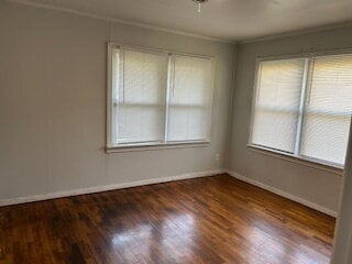 Building Photo - 2 bedroom, 1 bath duplex.