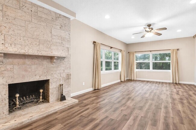 Foto del edificio - 916 Roberts Rd