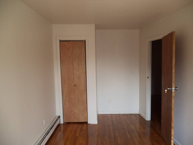 Foto del edificio - 107-55 Remington St