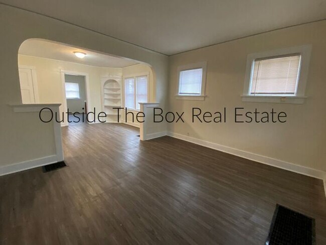 Building Photo - Two Bedroom Ranch in Westwood!